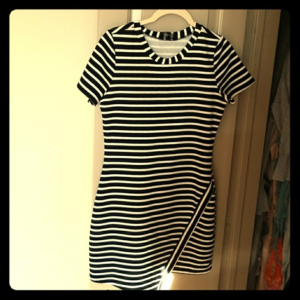 Stripe Sienna. White & black dress